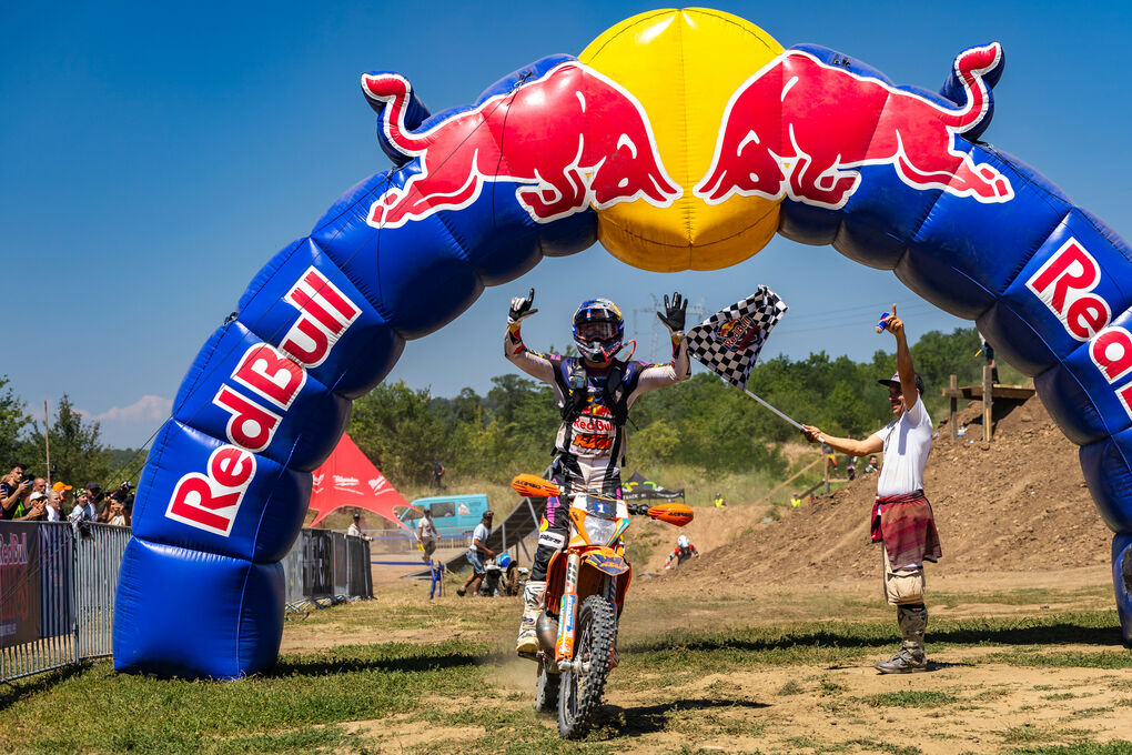 Mani Lettenbichler vence Red Bull Romaniacs 2026 e iguala recorde histórico