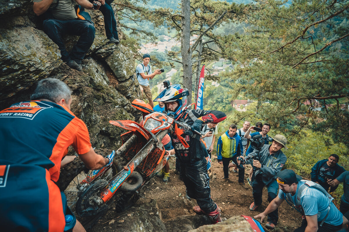 EN Alfredo Gomez takes Romaniacs Lead on Day 2